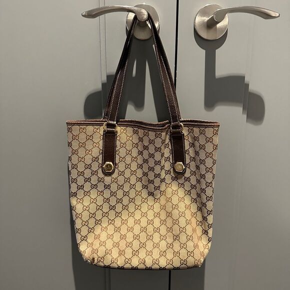 Gucci Handbags - Gucci Tote